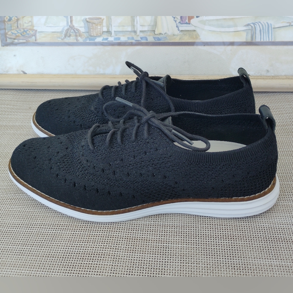 Cole Haan "OriginalGrand" Black Knit "StitchLite" Wingtip Oxfords. Size 7B.